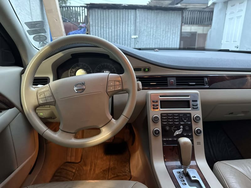 2008 VOLVO V70 photo 13