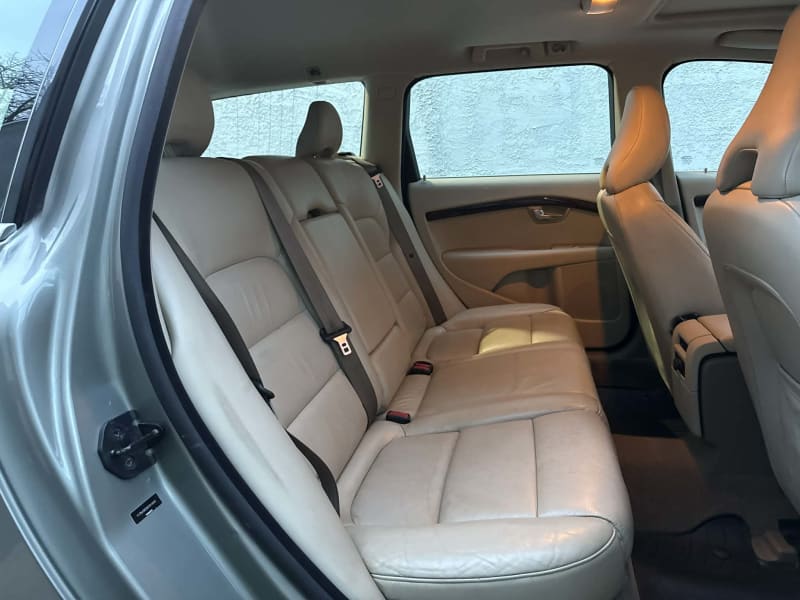 2008 VOLVO V70 photo 11