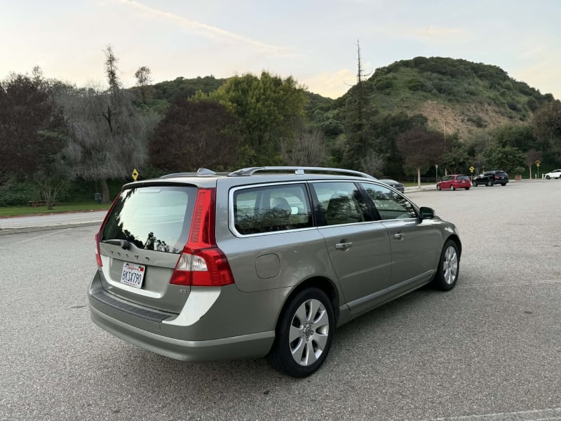 2008 VOLVO V70 photo 5