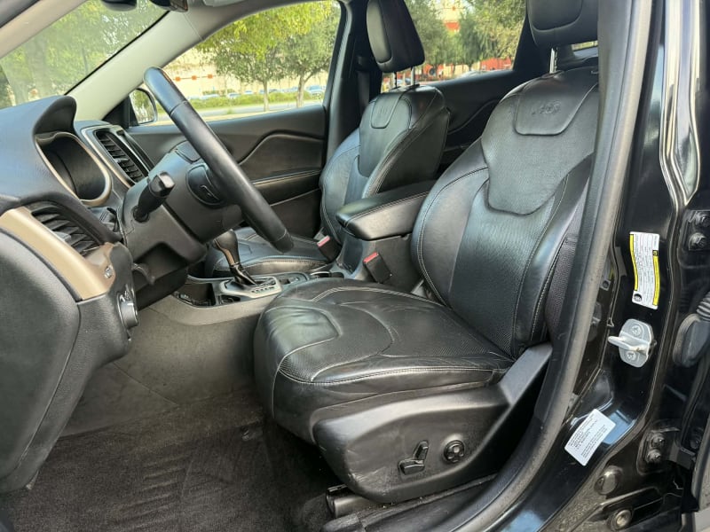2015 JEEP Cherokee photo 9