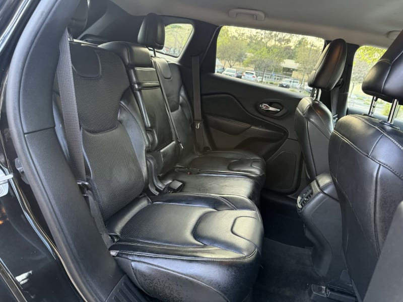 2015 JEEP Cherokee photo 11