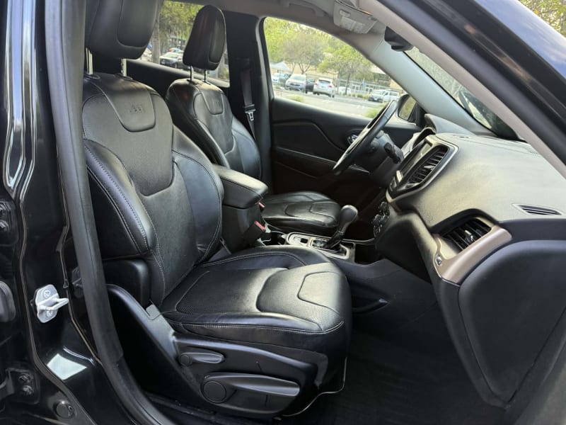 2015 JEEP Cherokee photo 12