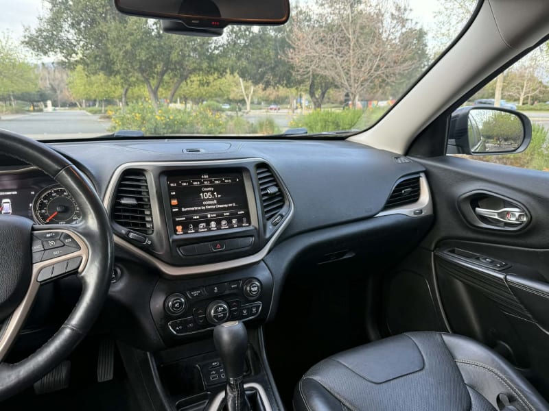 2015 JEEP Cherokee photo 14