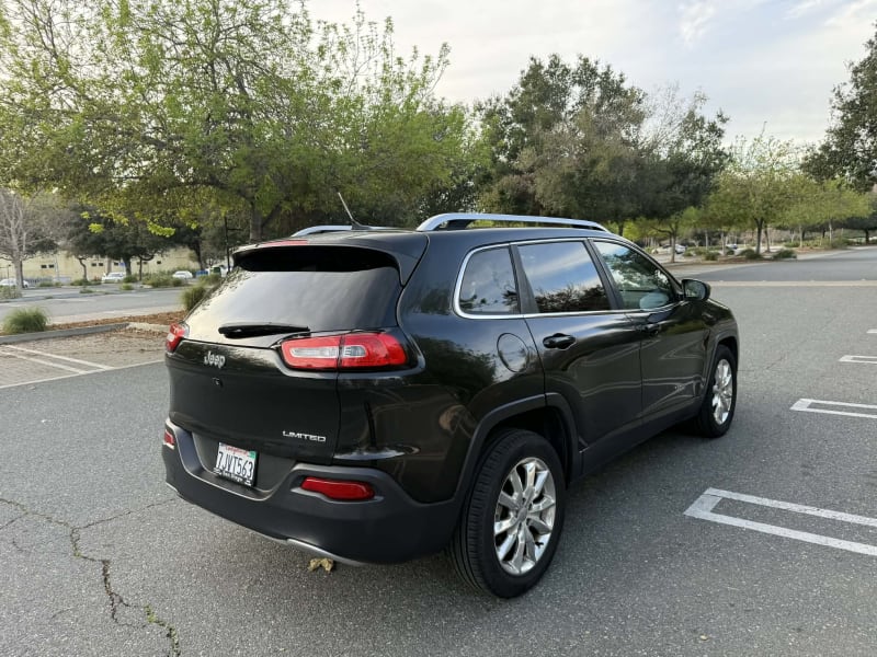 2015 JEEP Cherokee photo 5