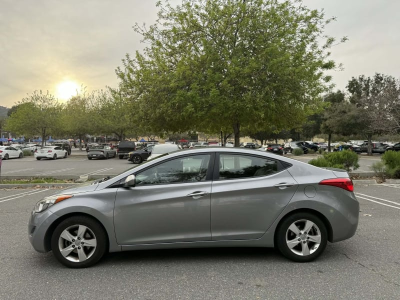 2013 HYUNDAI Elantra photo 8