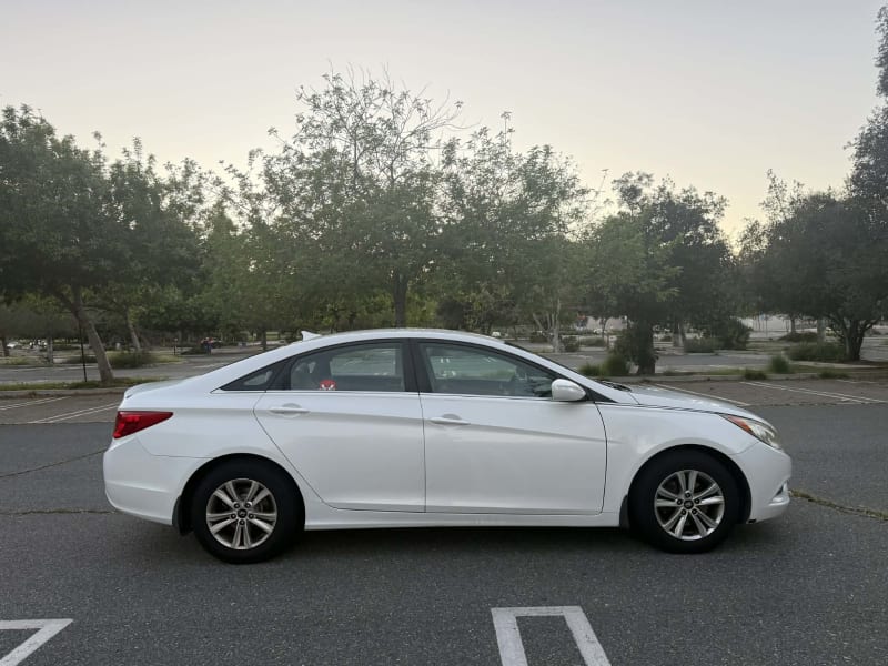 2011 HYUNDAI Sonata photo 4