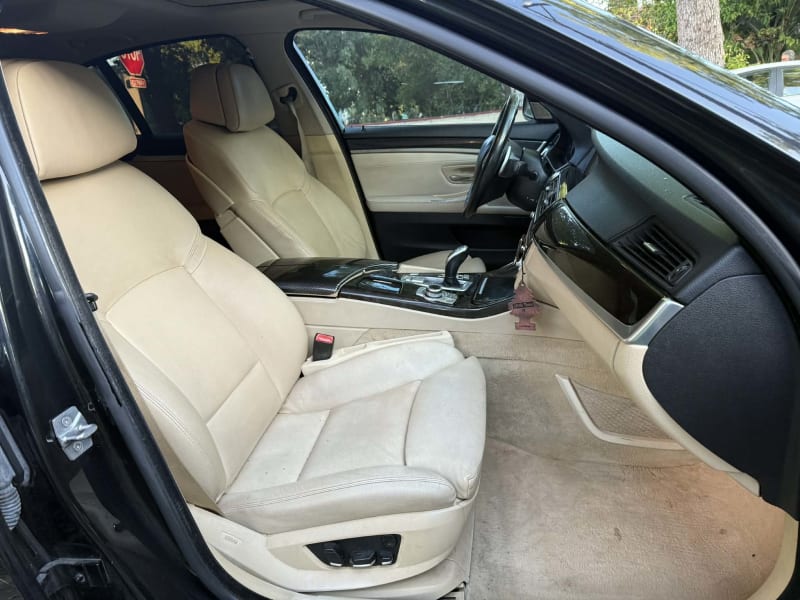 2011 BMW 535i photo 12