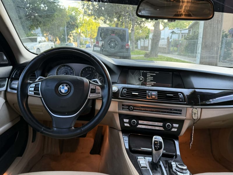 2011 BMW 535i photo 13