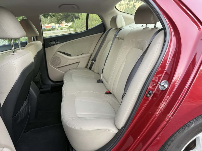 2011 KIA Optima photo 10