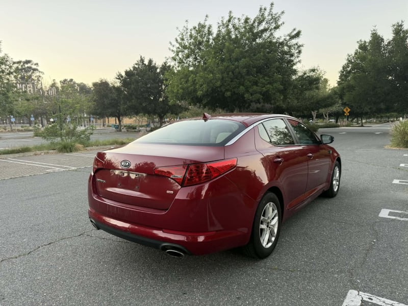 2011 KIA Optima photo 5