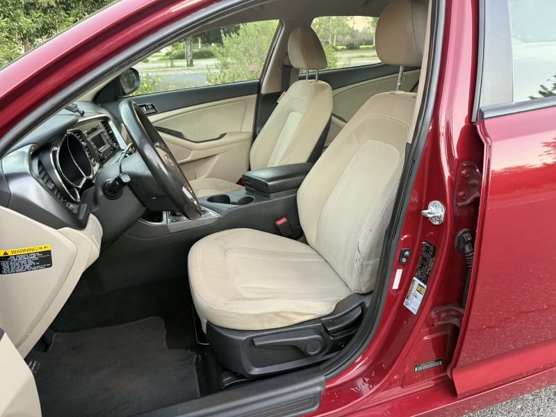 2011 KIA Optima photo 9