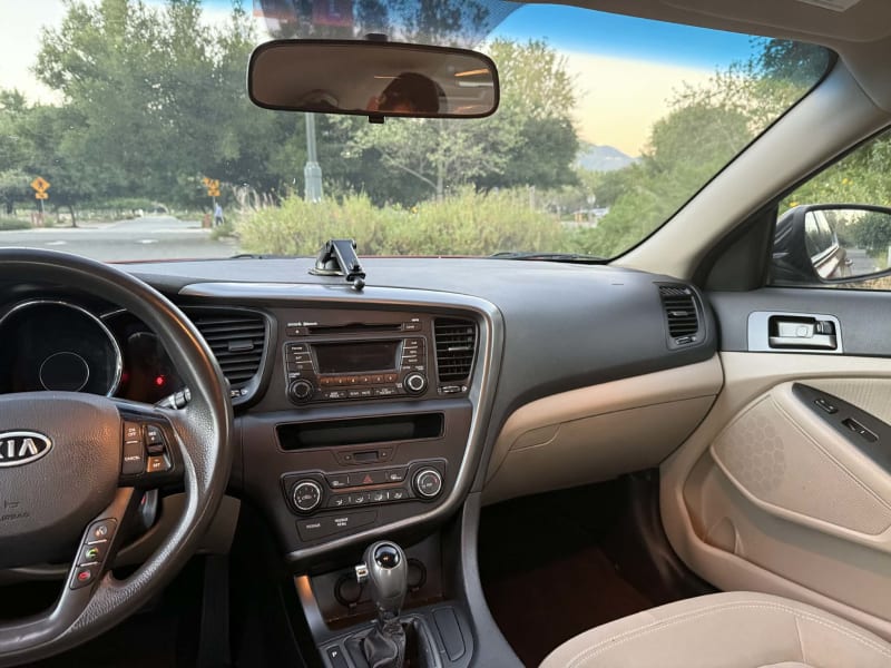 2011 KIA Optima photo 14