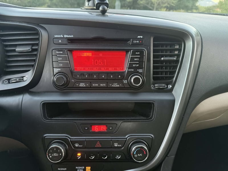 2011 KIA Optima photo 16
