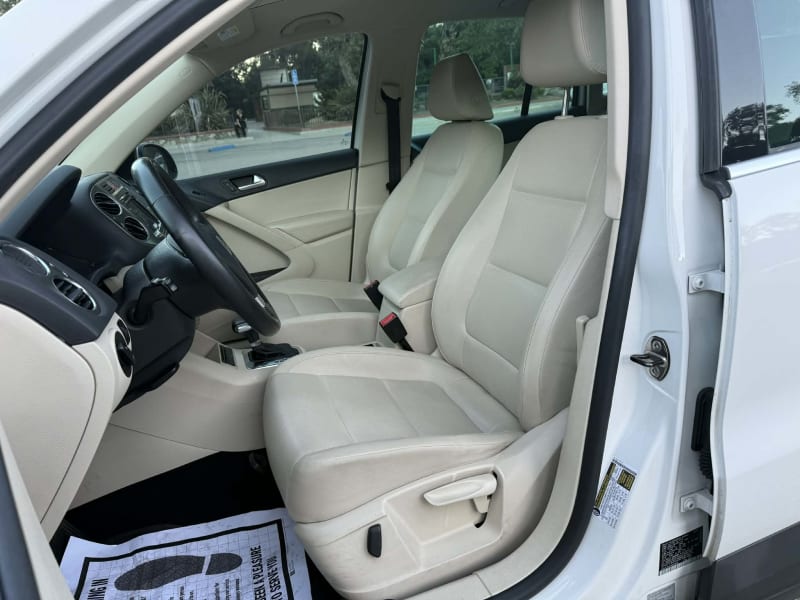 2010 VOLKSWAGEN Tiguan photo 9