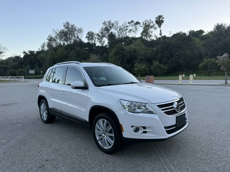 2010 VOLKSWAGEN Tiguan photo 3