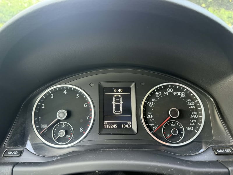 2015 VOLKSWAGEN Tiguan photo 15
