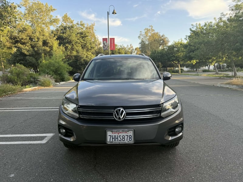 2015 VOLKSWAGEN Tiguan photo 2