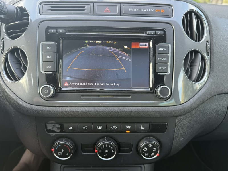 2015 VOLKSWAGEN Tiguan photo 16