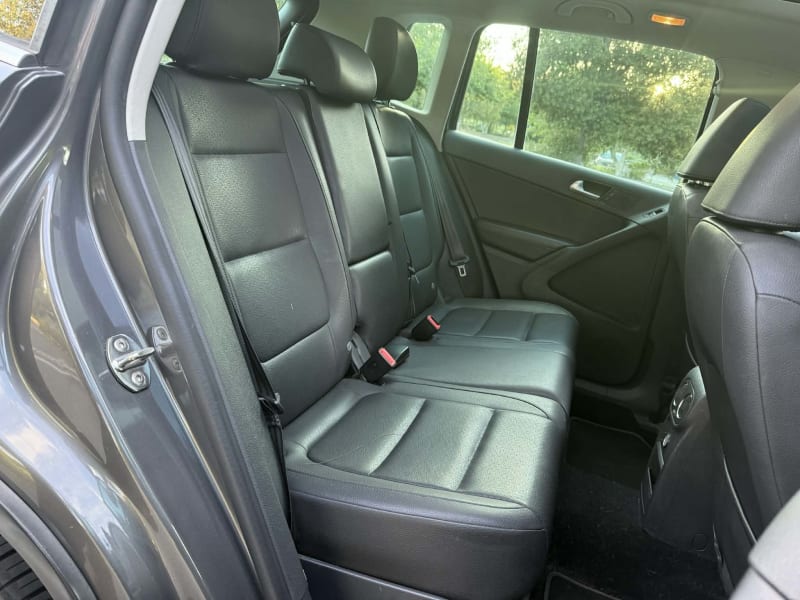 2015 VOLKSWAGEN Tiguan photo 10