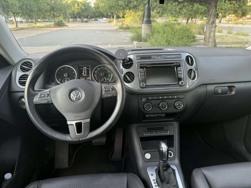 2015 VOLKSWAGEN Tiguan photo 13