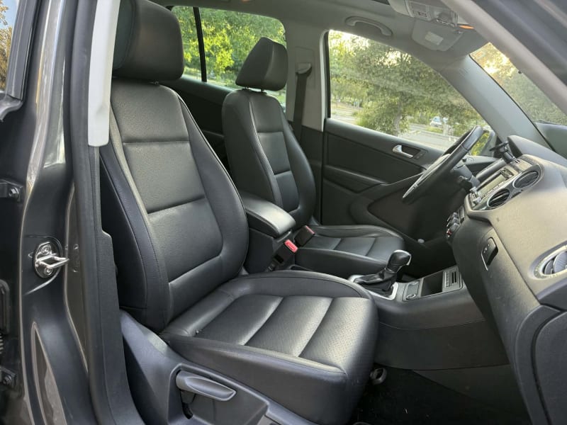 2015 VOLKSWAGEN Tiguan photo 11