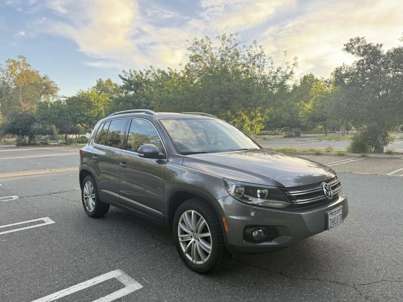 2015 VOLKSWAGEN Tiguan photo 3