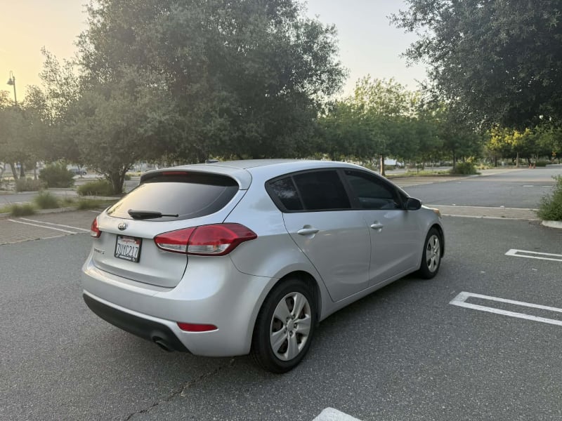2016 KIA Forte photo 5