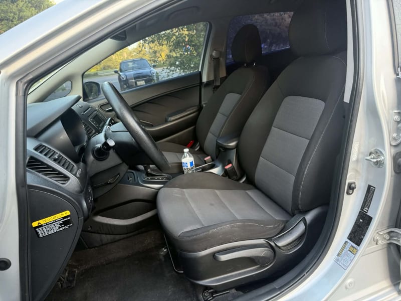 2016 KIA Forte photo 9