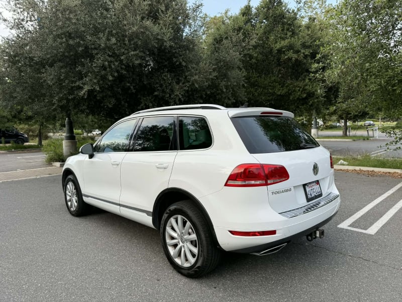 2012 VOLKSWAGEN Touareg photo 7