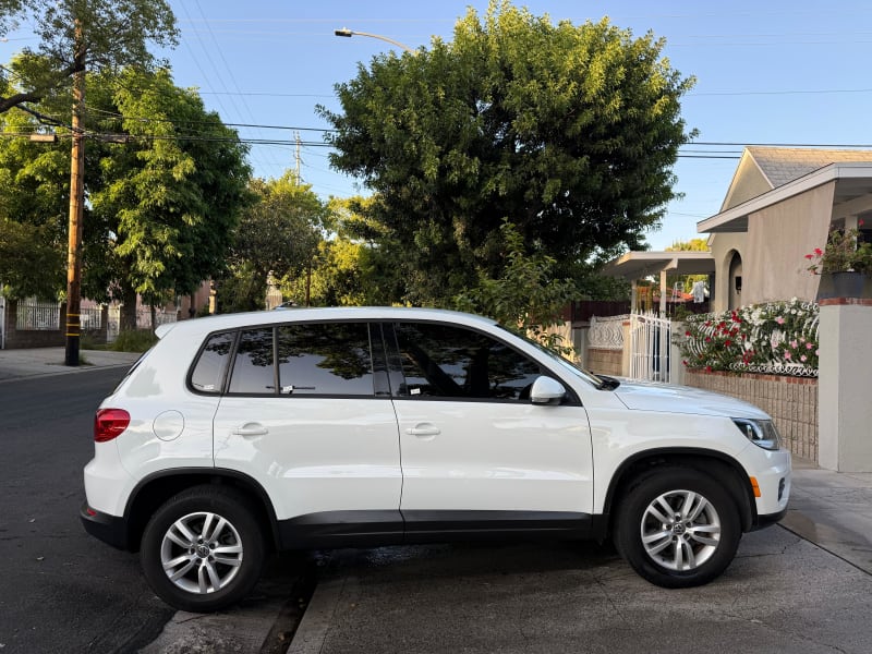 2014 VOLKSWAGEN Tiguan photo 4