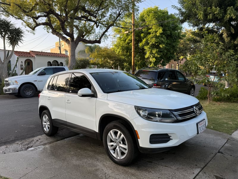 2014 VOLKSWAGEN Tiguan photo 3