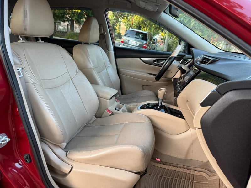 2015 NISSAN Rogue photo 12