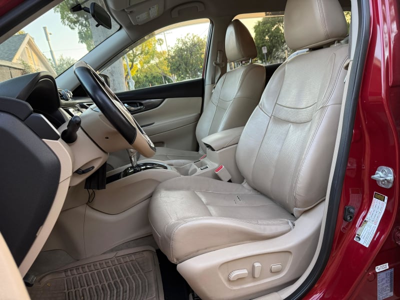 2015 NISSAN Rogue photo 9