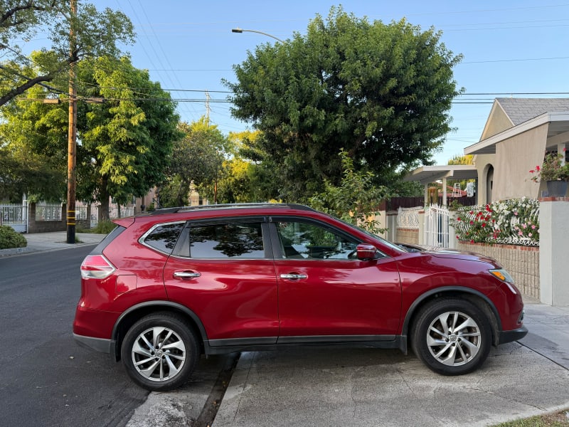 2015 NISSAN Rogue photo 4