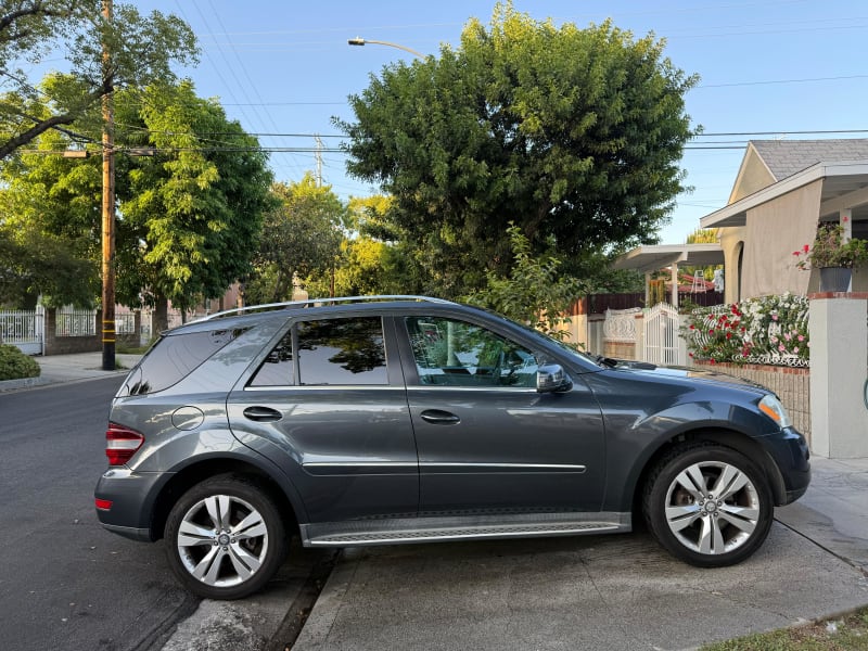 2011 MERCEDES-BENZ M-Class photo 4