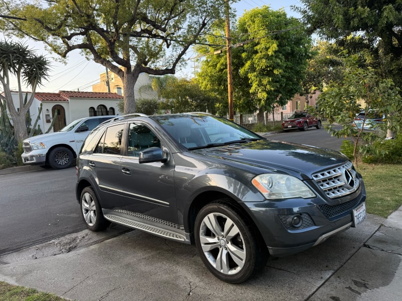 2011 MERCEDES-BENZ M-Class photo 3