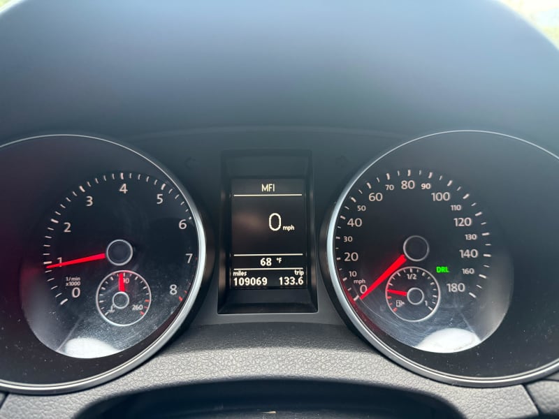 2010 VOLKSWAGEN GTI photo 16