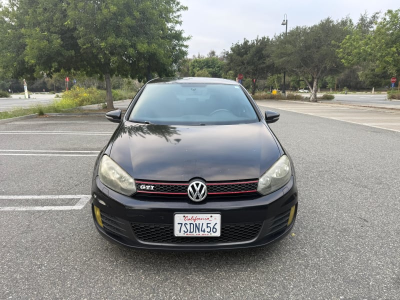 2010 VOLKSWAGEN GTI photo 2