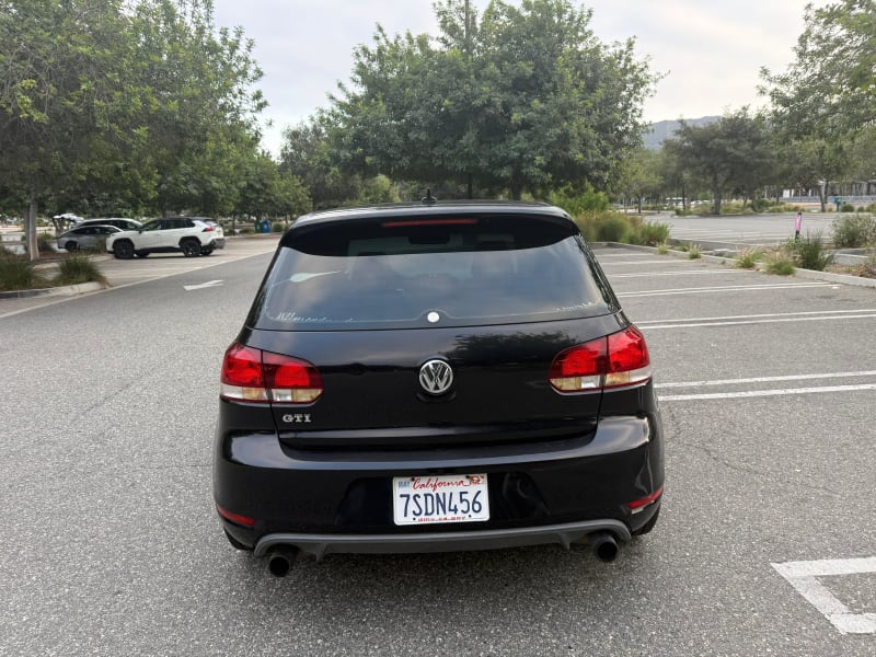 2010 VOLKSWAGEN GTI photo 6
