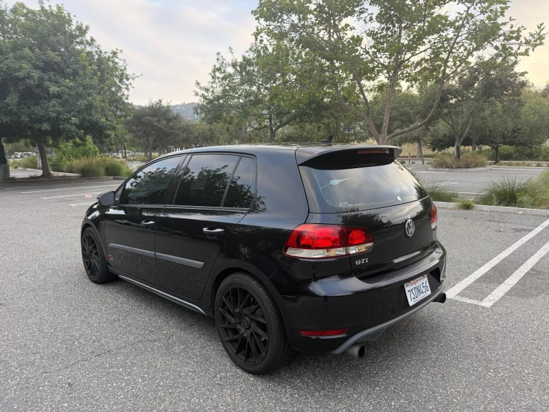 2010 VOLKSWAGEN GTI photo 7