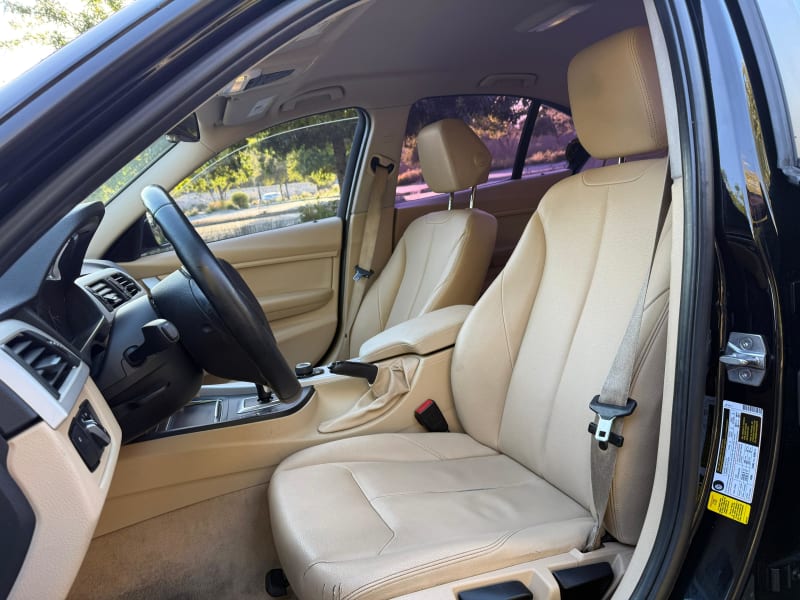 2016 BMW 320i photo 9