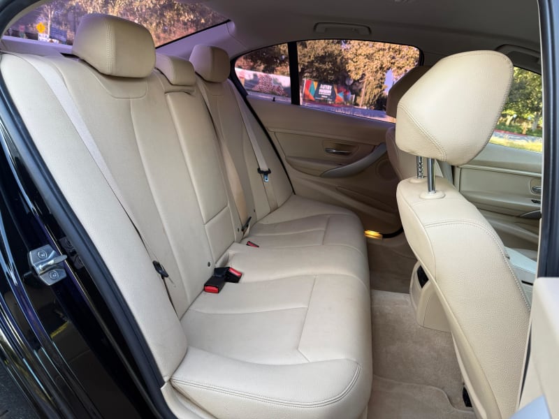 2016 BMW 320i photo 11