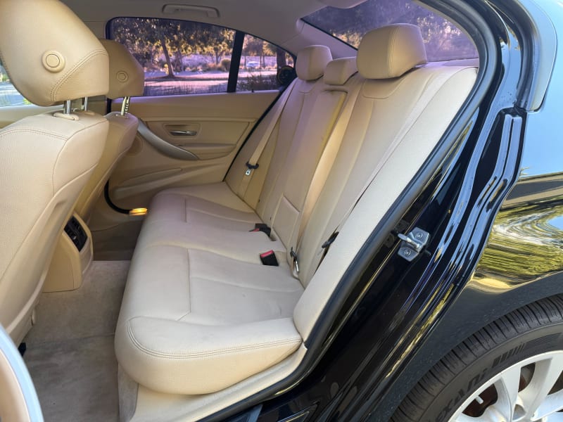 2016 BMW 320i photo 10