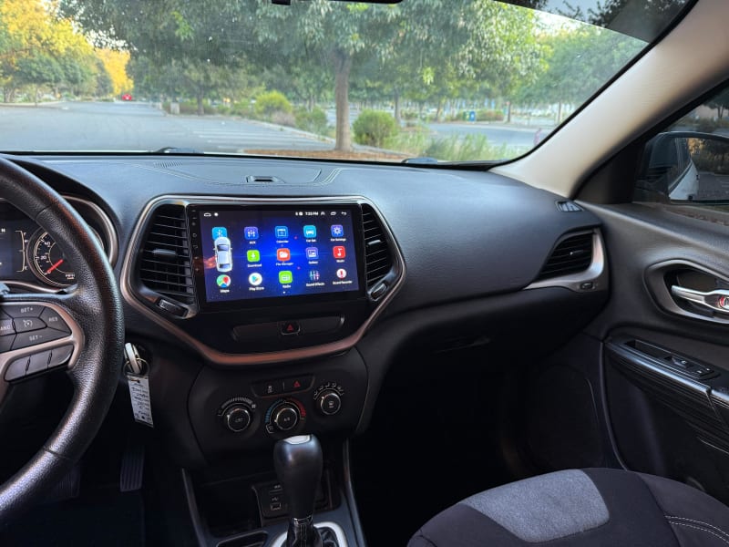 2014 JEEP Cherokee photo 12