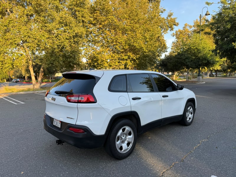 2014 JEEP Cherokee photo 5