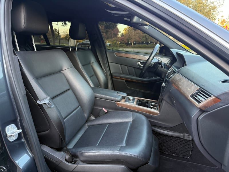 2013 MERCEDES-BENZ E-Class photo 10