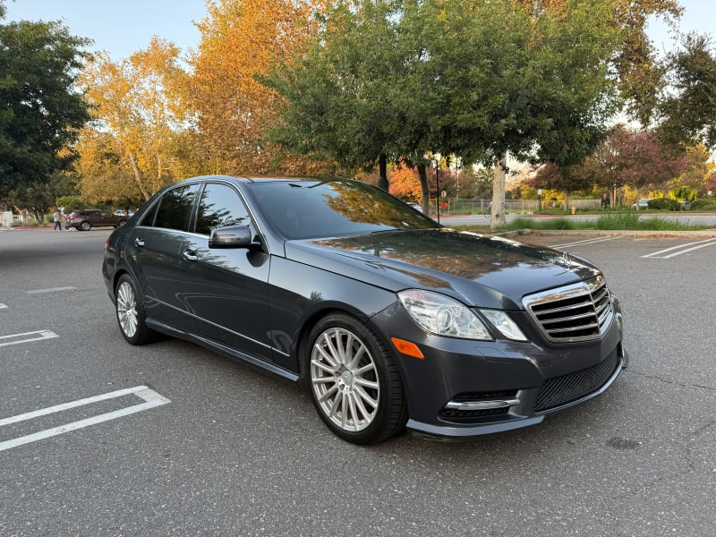 2013 MERCEDES-BENZ E-Class photo 3