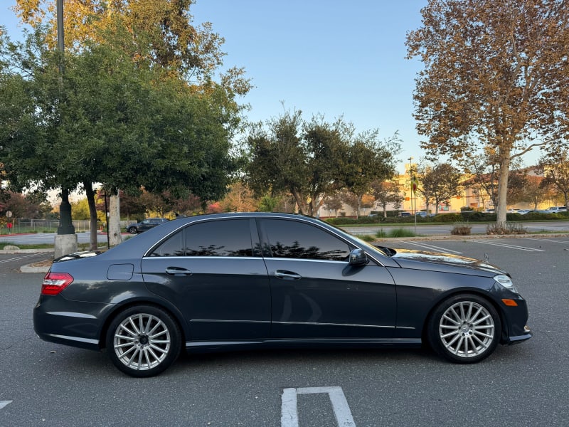 2013 MERCEDES-BENZ E-Class photo 4