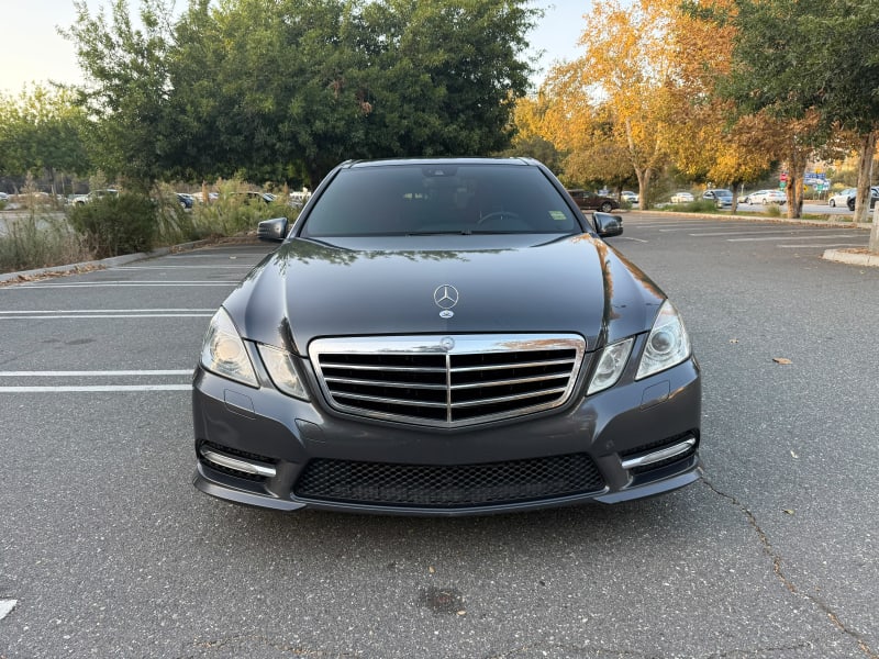 2013 MERCEDES-BENZ E-Class photo 2
