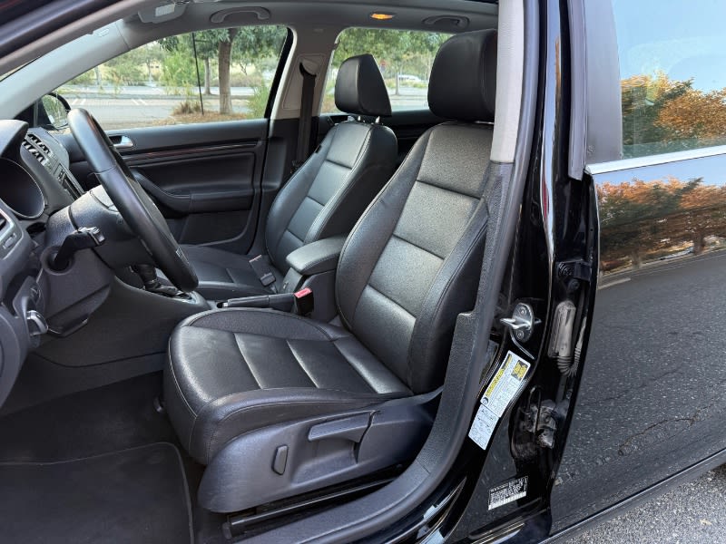 2013 VOLKSWAGEN Jetta SportWagen photo 9